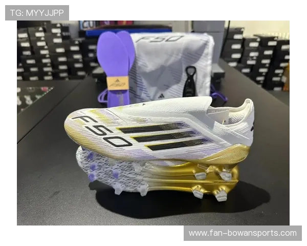 世界级球星专用足球鞋的选择与性能解析