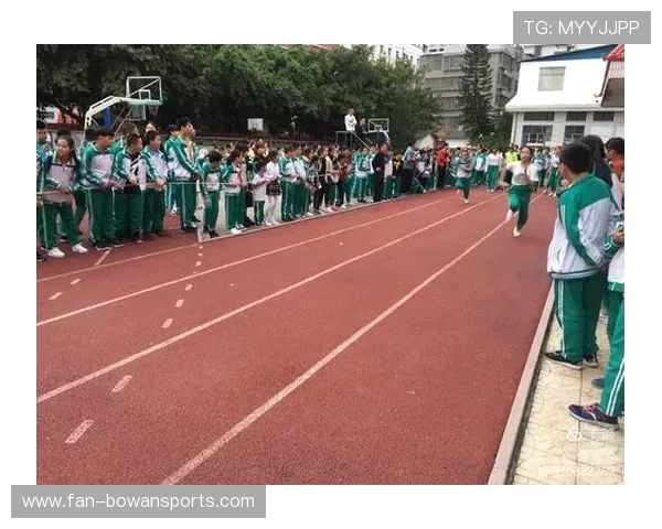 床头装饰画足球明星图案呈现运动激情与活力展现家居个性化风格